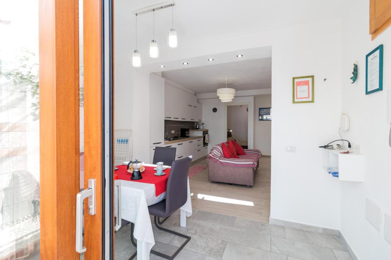 Purple Flower Suite Apartment Cala Gonone Exterior foto