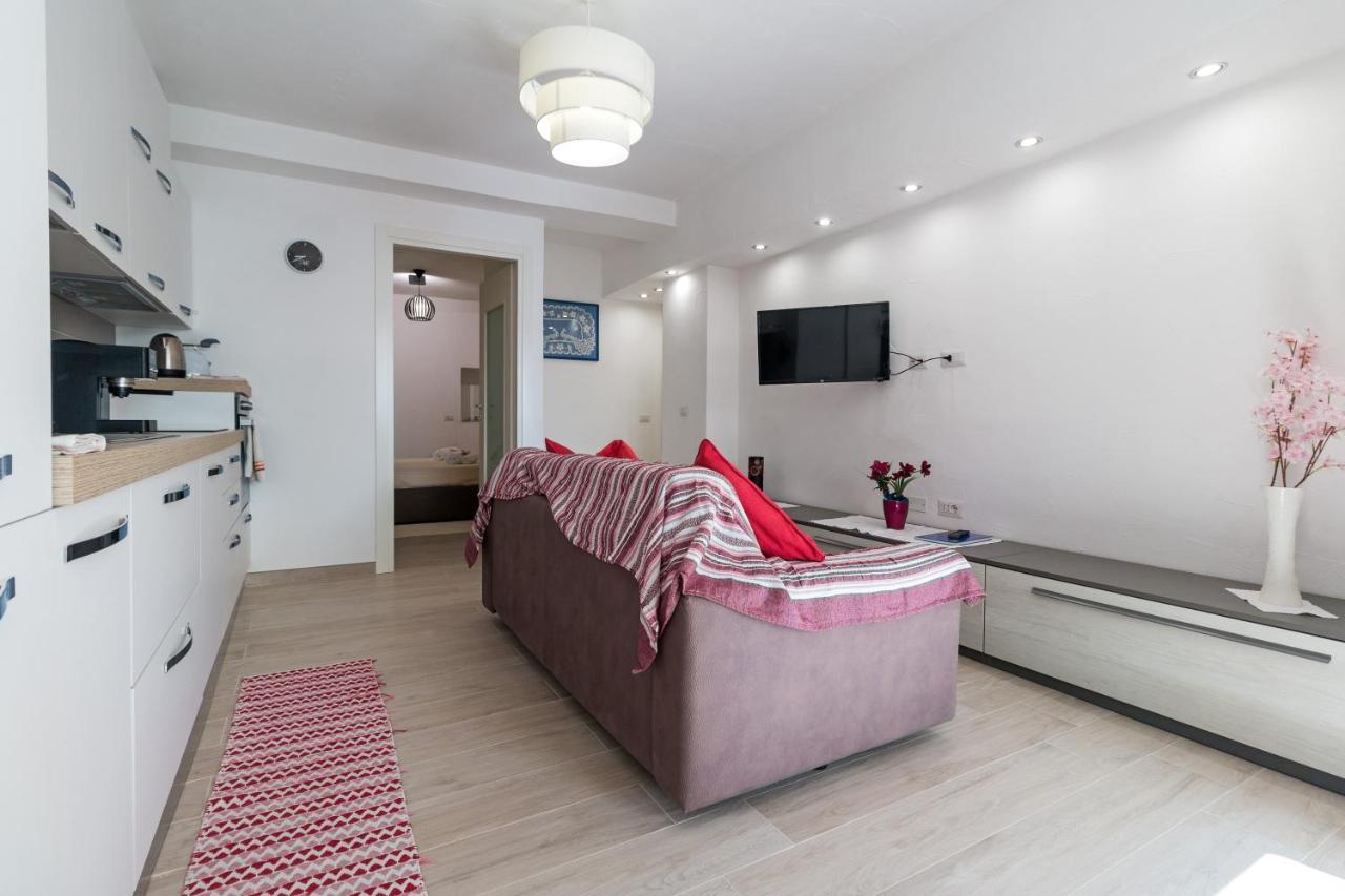 Purple Flower Suite Apartment Cala Gonone Exterior foto