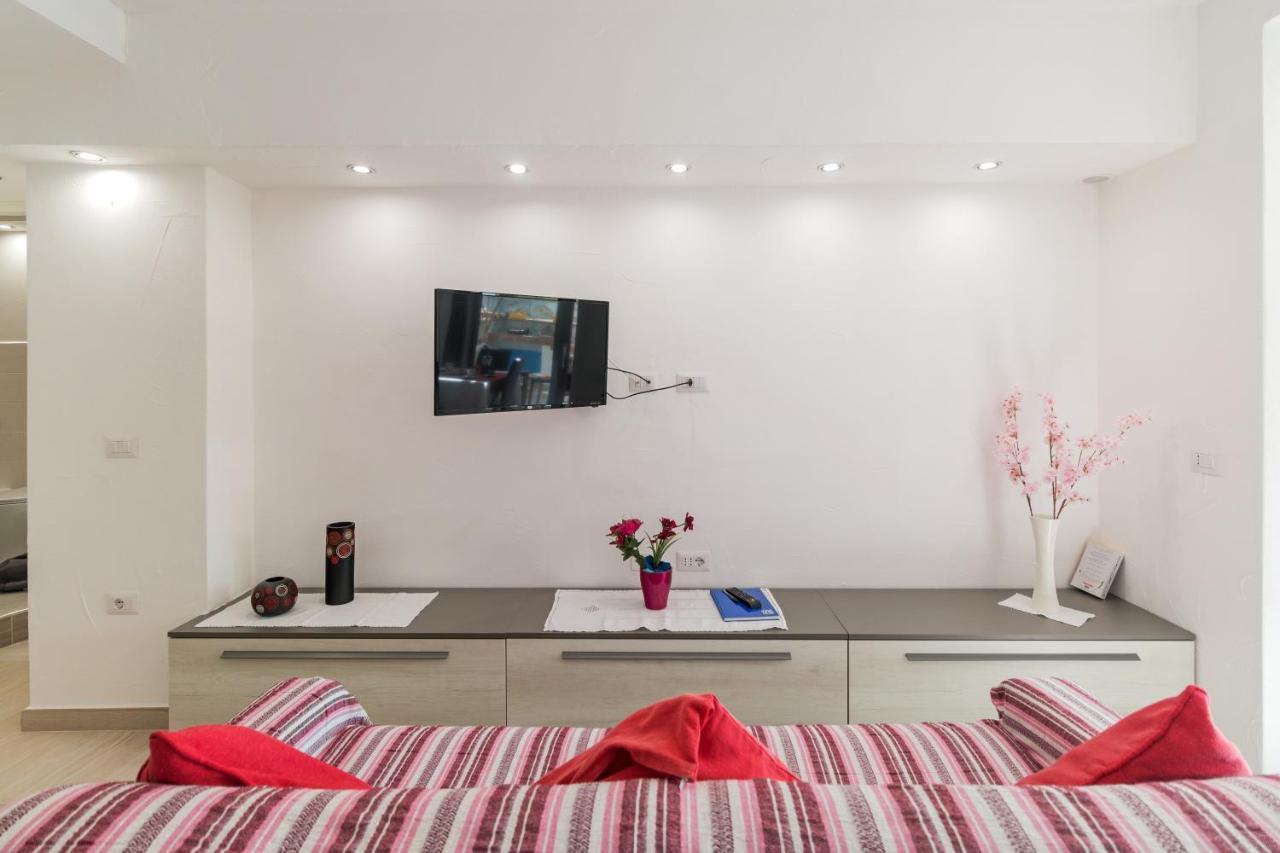 Purple Flower Suite Apartment Cala Gonone Exterior foto